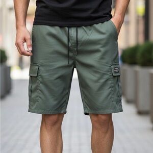 Men's Green Cargo Shorts with Pockets